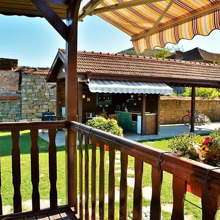 The Village Feriehus Natsovtsi