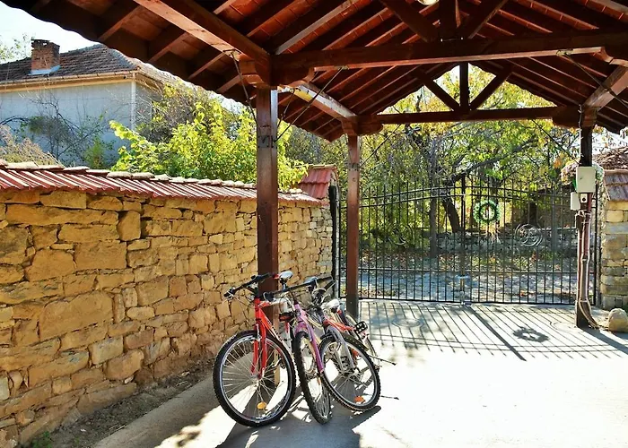 The Village * Natsovtsi